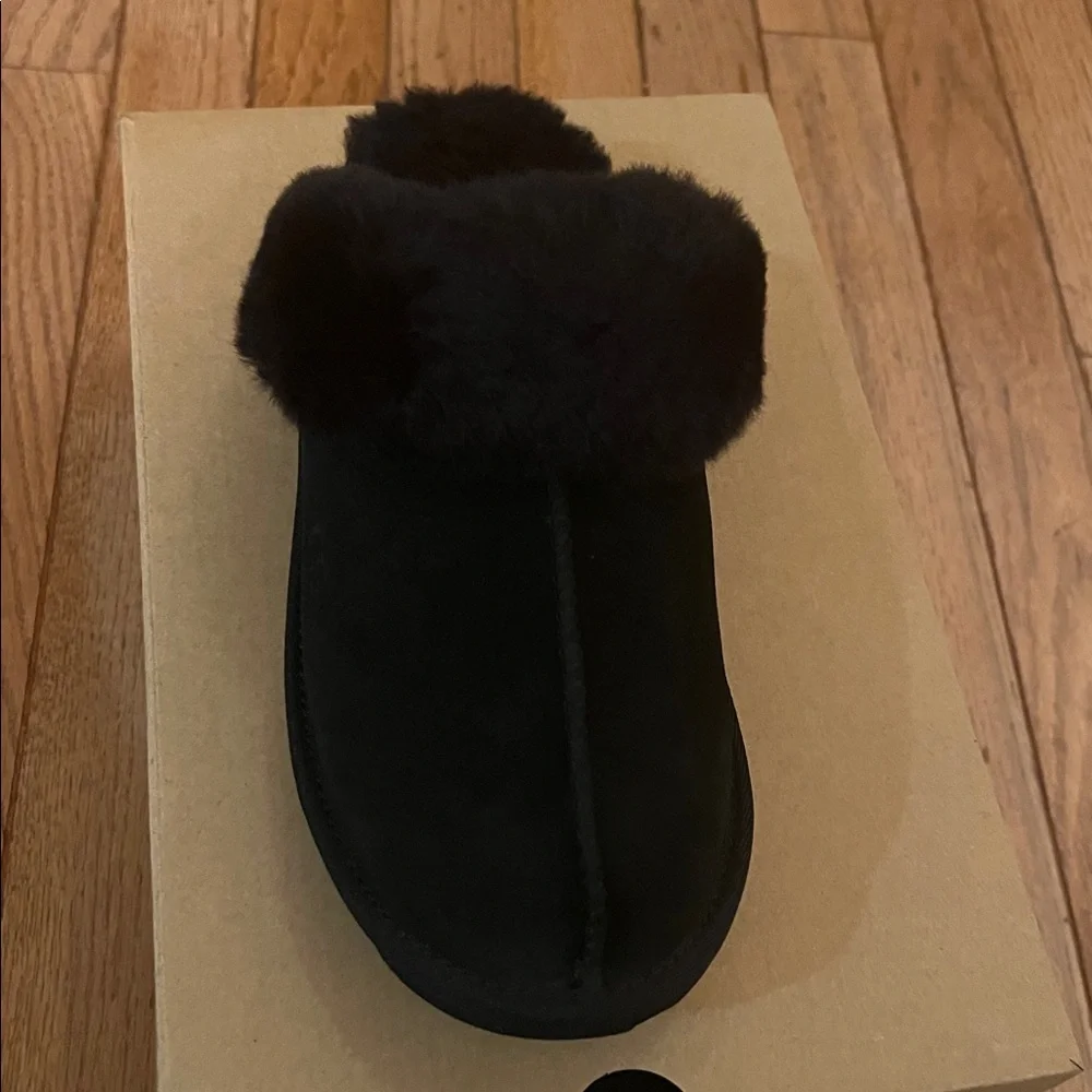 UGG® big kids Cozy Il Scuff Slipper